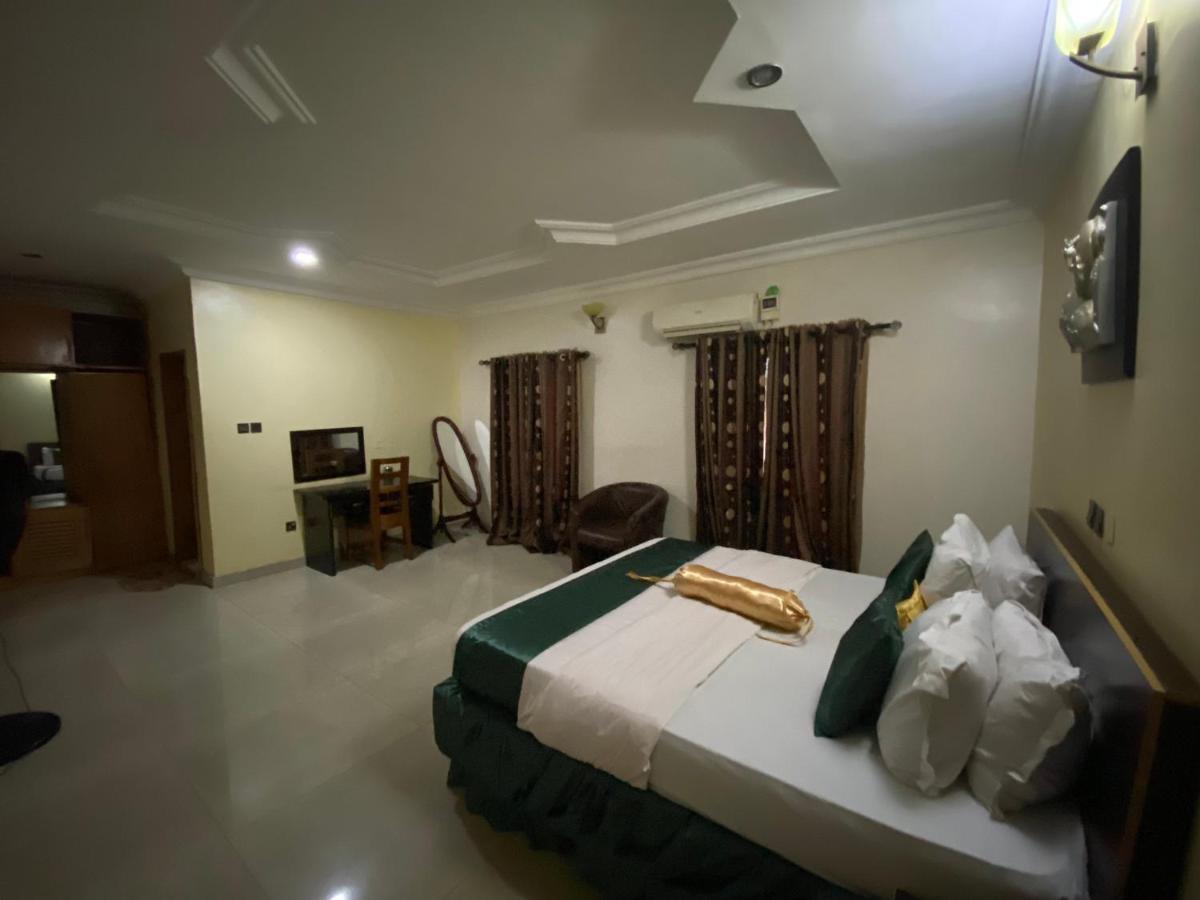 Nue-Crest Hotels & Suites Enugu Exterior foto