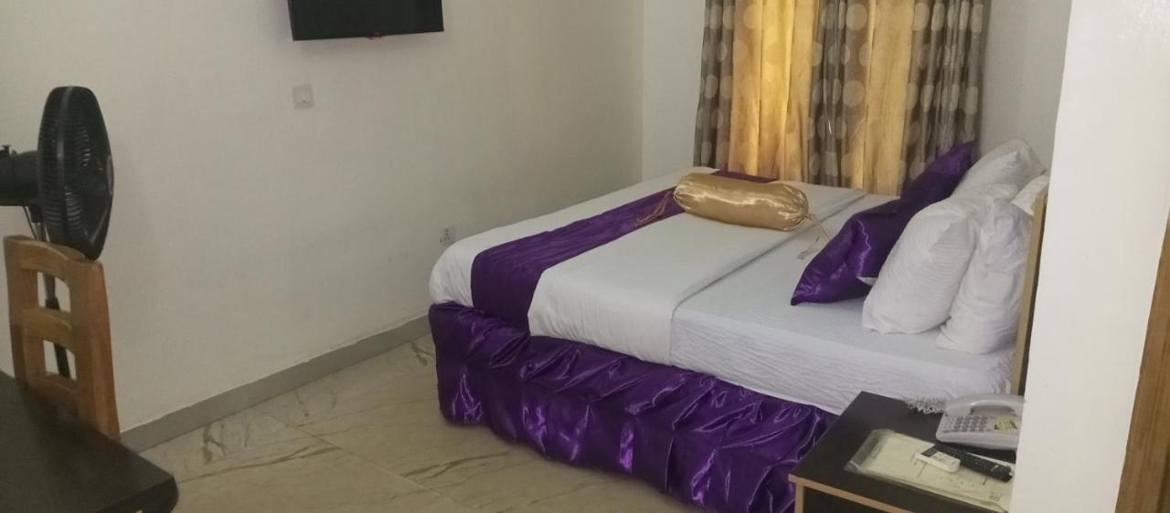 Nue-Crest Hotels & Suites Enugu Exterior foto